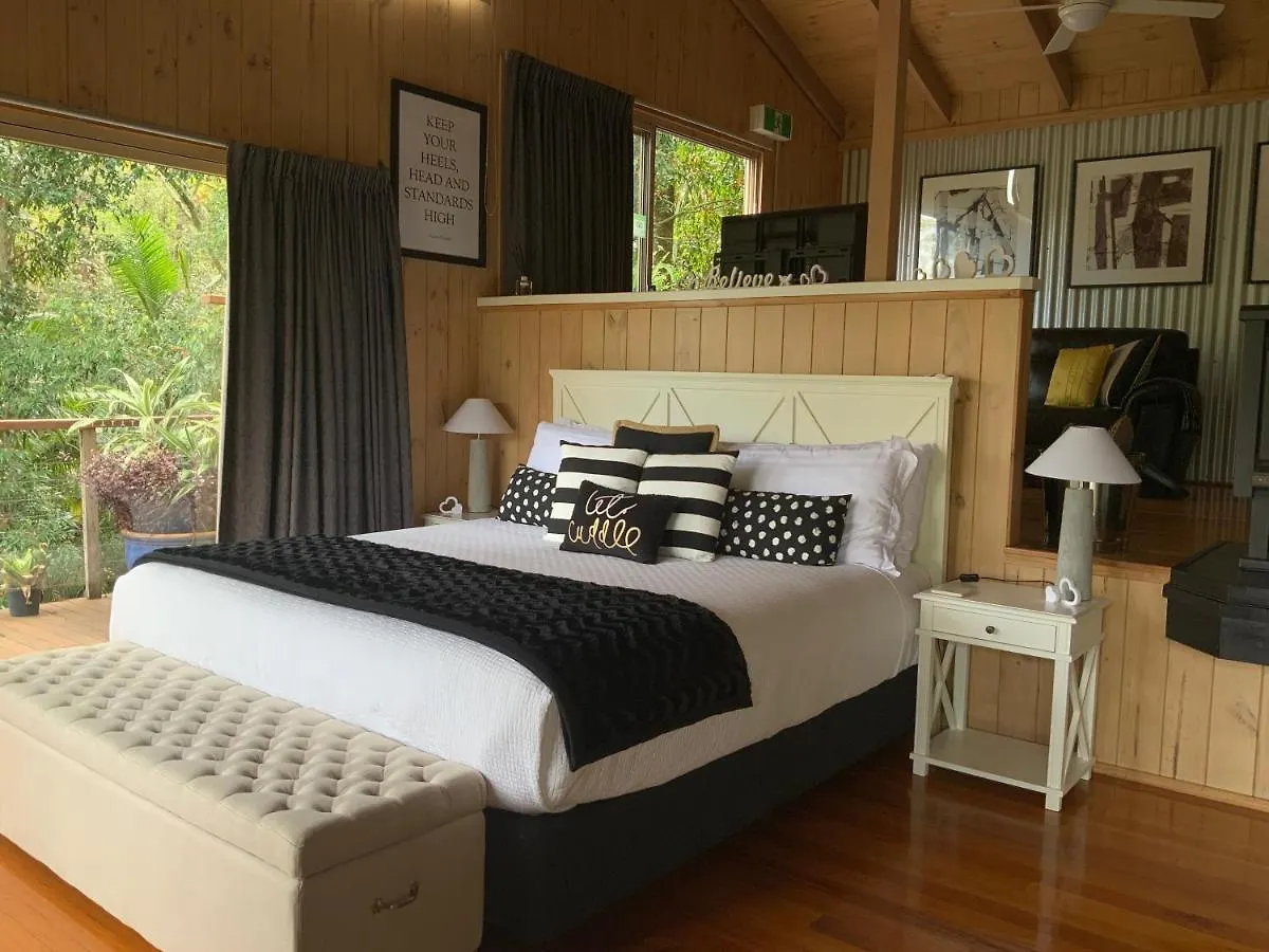 Lodge Belle'S At Montville