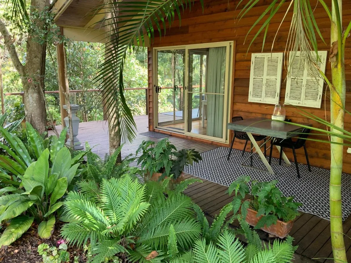 Belle'S At Montville Lodge